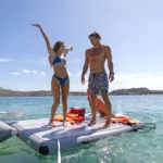 Aqua Marina Island+ 8’2” Plataforma Hinchable | Superficie EVA Estable para Uso en Agua - Imagen 2
